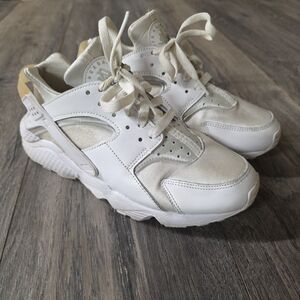Nike Air Huarache Run Triple White All DH4439-102 Retro Running Women’s Size 8.5